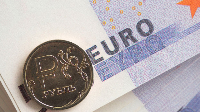 euro_vs-e1487076102813.jpg