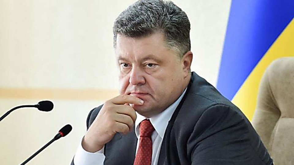 Poroshenko-hochet-izmenit-konstitutsiyu.jpeg