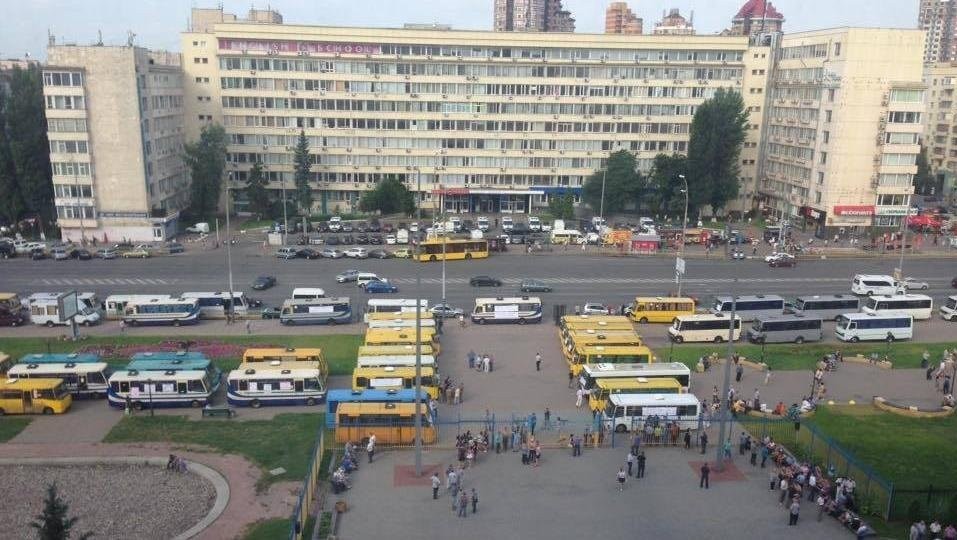 mitingi-kiev-e1491396793478.jpg