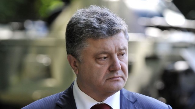 poroshenko-v-otstavku-e1495437330222.jpeg