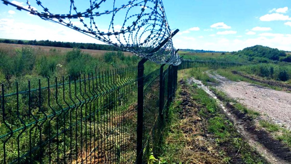 Ni-stenyi-ni-deneg-na-Ukraine-ukrali-4-mln-vyidelennyie-na-proekt-Stena-s-RF.jpeg