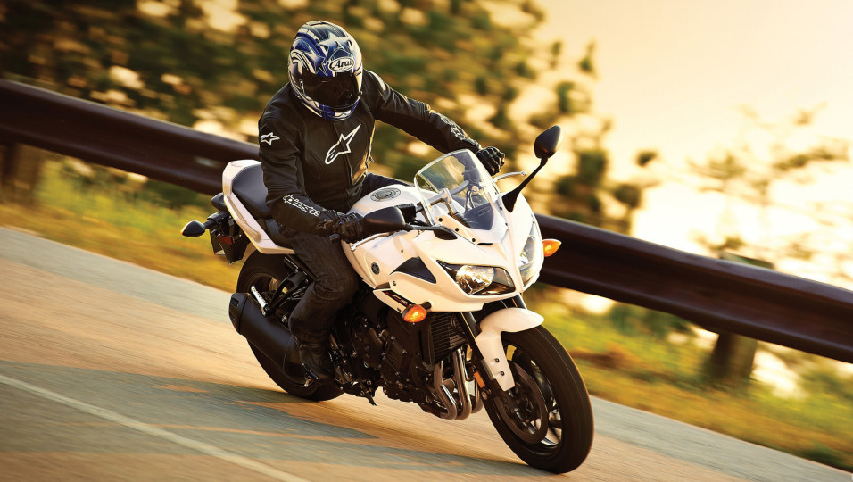 Yamaha-FZ1-2014-3840x2160-001-e1506004523816.jpg