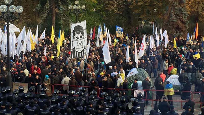 Kiev-17.10.17-vecher-perestayot-byit-tomnyim.-Fotogalereya.jpg