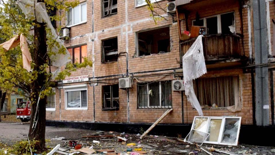 Povrezhdennyiy-vzryivom-dom-v-Donetske-vosstanovyat-za-3-4-mesyatsa.jpg