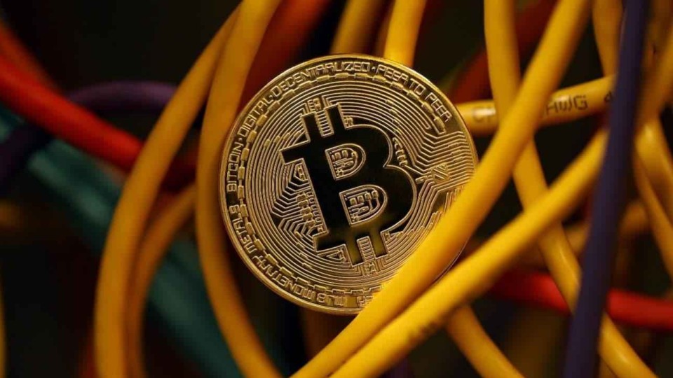 bitkoin-1-e1511683305170.jpg