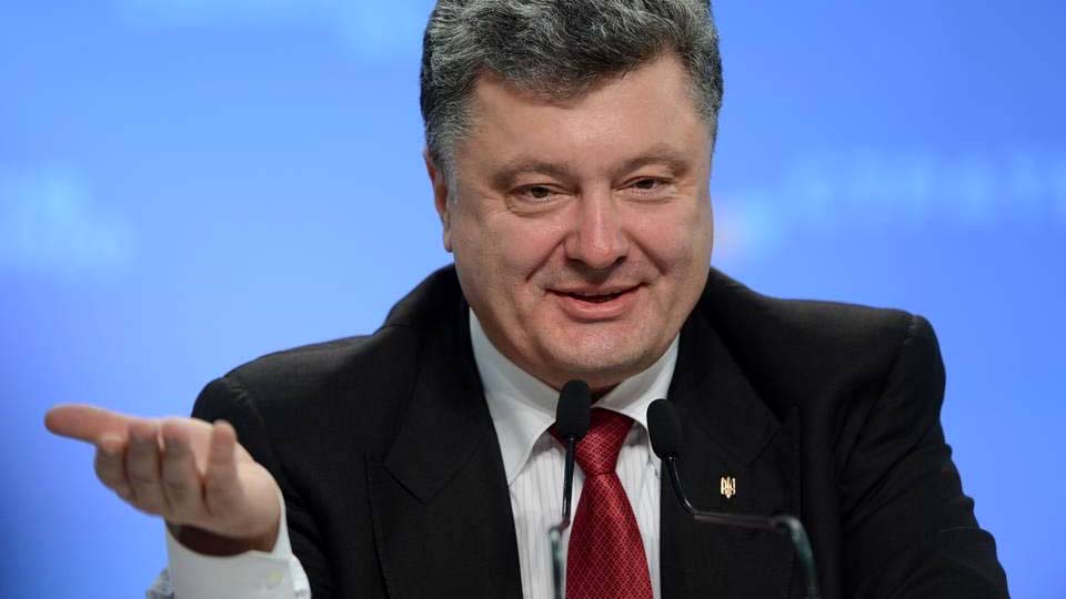 Poroshenko-prishlo-vremya-ES-pomoch-Ukraine-s-oruzhiem.jpg