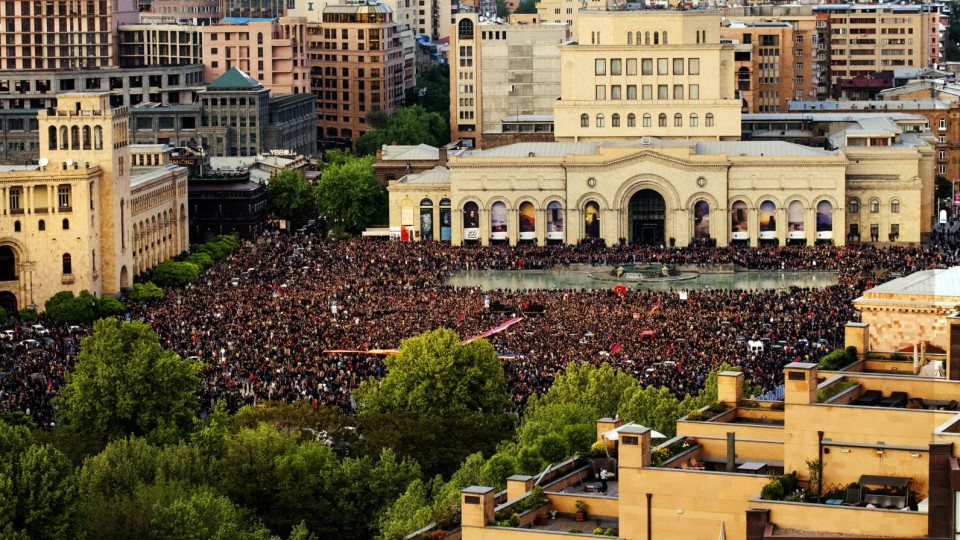 revolyutsiya-v-armenii-e1524502346559.jpg