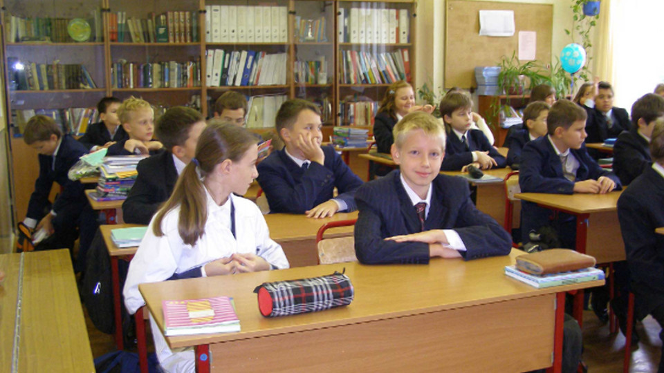 SHkolnaya-forma-budet-stoit-na-30-deshevle-----A.Granovskiy-e1526737630646.jpg