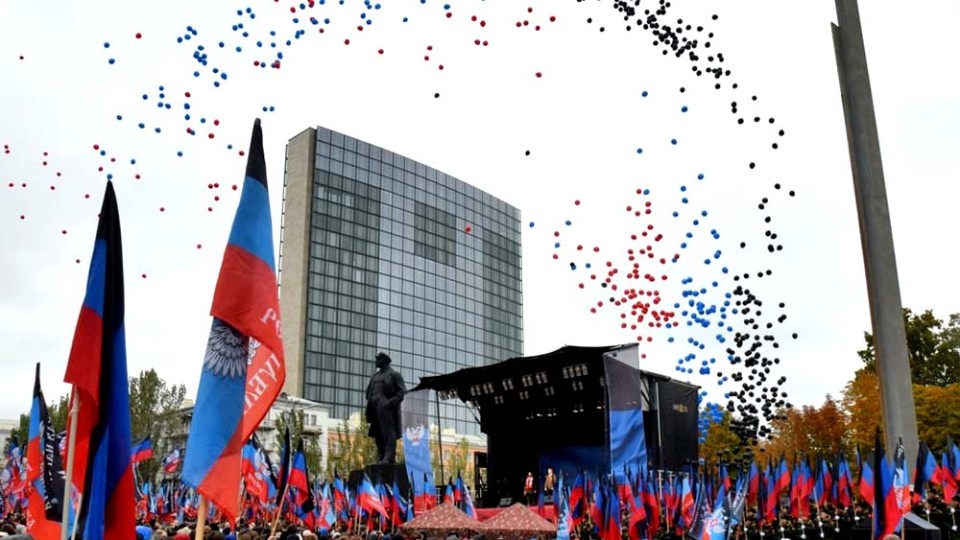 Kiev-hochet-vvesti-na-Donbass-perehodnuyu-administratsiyu.jpg