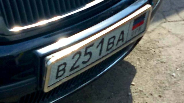 V-avto-s-nomerami-DNR-v-Mariupole-okazalis-voennyie-VSU.jpg