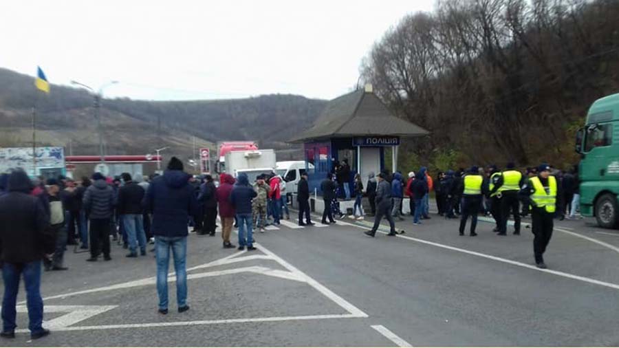 perekryili-dorogi-na-zakarpate.jpg