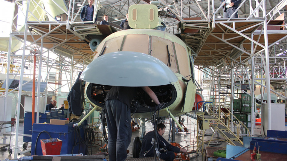 V-LNR-utverdili-litsenzirovanie-proizvodstva-i-remonta-aviatehniki.jpg