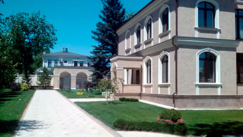 dom-v-donetske-za-1-mln.jpg