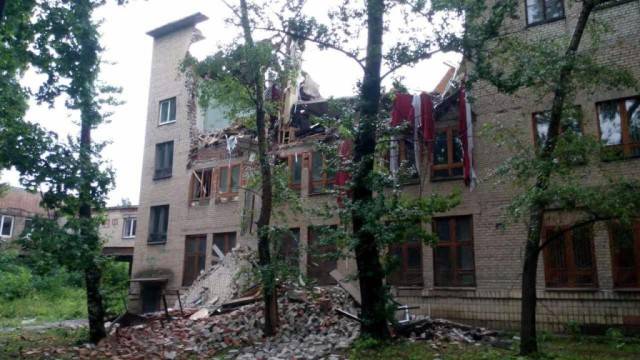 obval-kryishi-v-torgovom-universitete.jpg