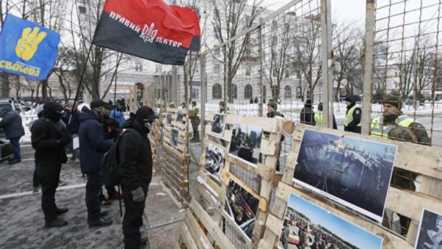 Zapret-rossiyanam-progolosovat-na-Ukraine-narushenie-mezhdunarodnogo-prava.jpg