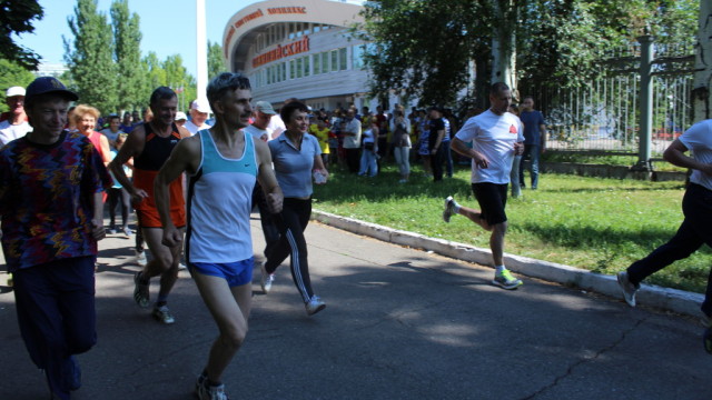 V-Donetske-proydet-Olimpiyskiy-den-bega-e1529498482109.jpg