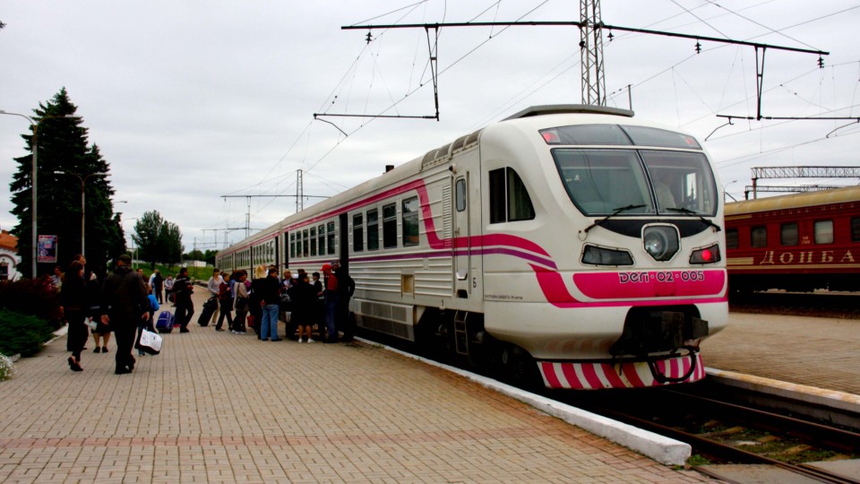 Kiev-potreboval-u-DNR-vernut-85-zhd-vagonov.jpg