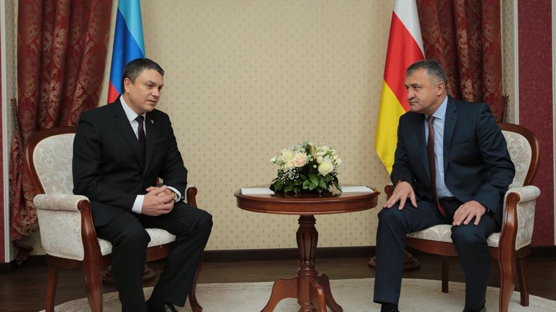 YUzhnaya-Osetiya-budet-prodvigat-interesyi-LNR-----Bibilov.jpg